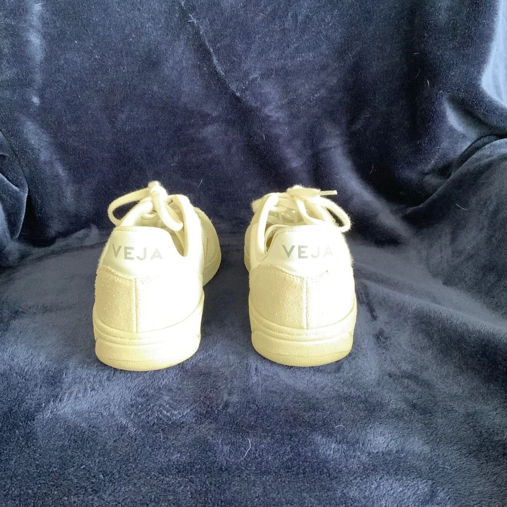 Veja Cream and White V-10 Style Sneakers - Picture 3 of 6